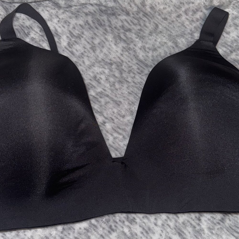 SKIMS Wireless Form T-Shirt Bra- Onyx
